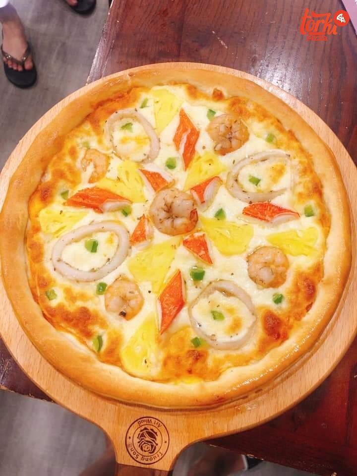 Cách làm pizza bò dứa thơm ngon